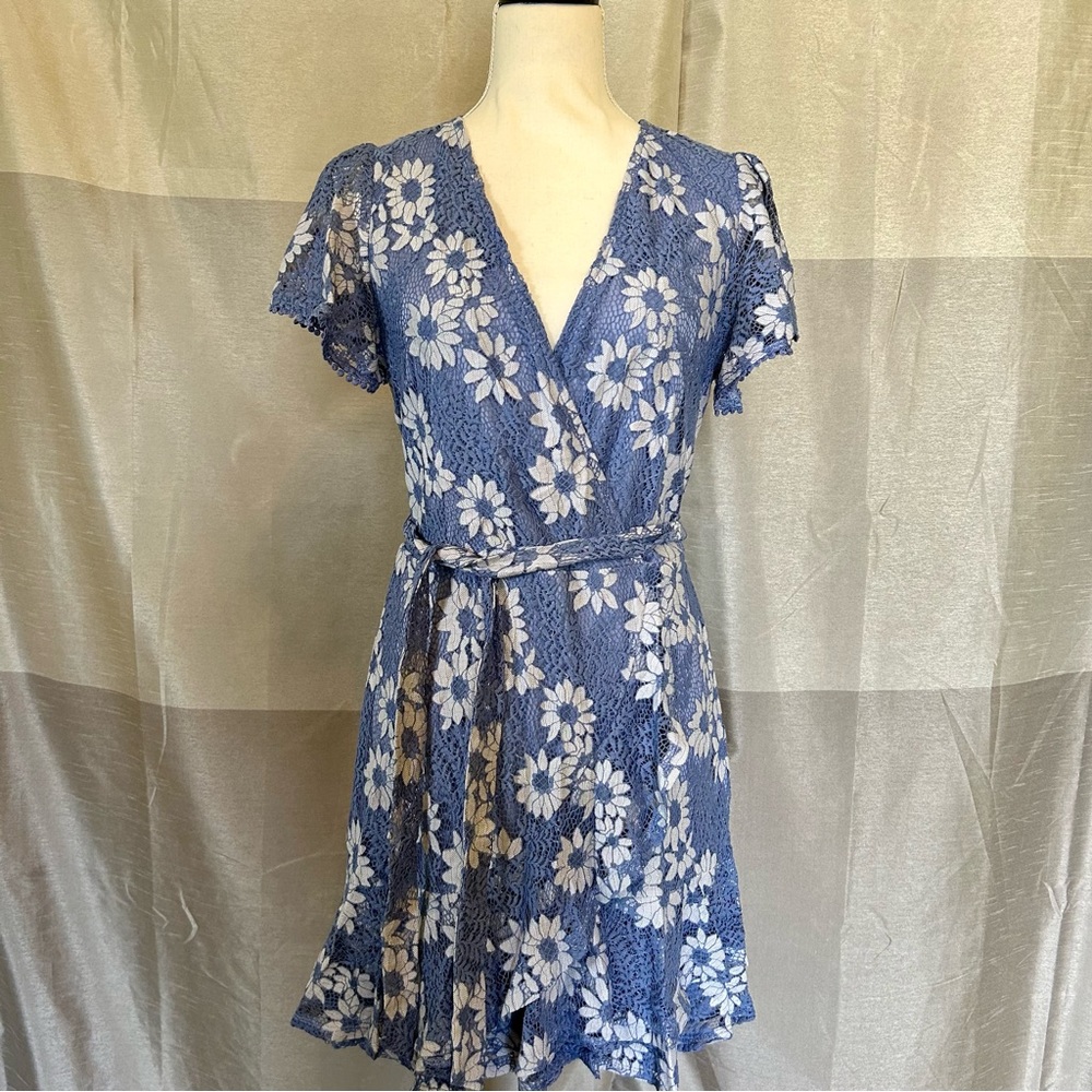 City Vibe short sleeve floral dress